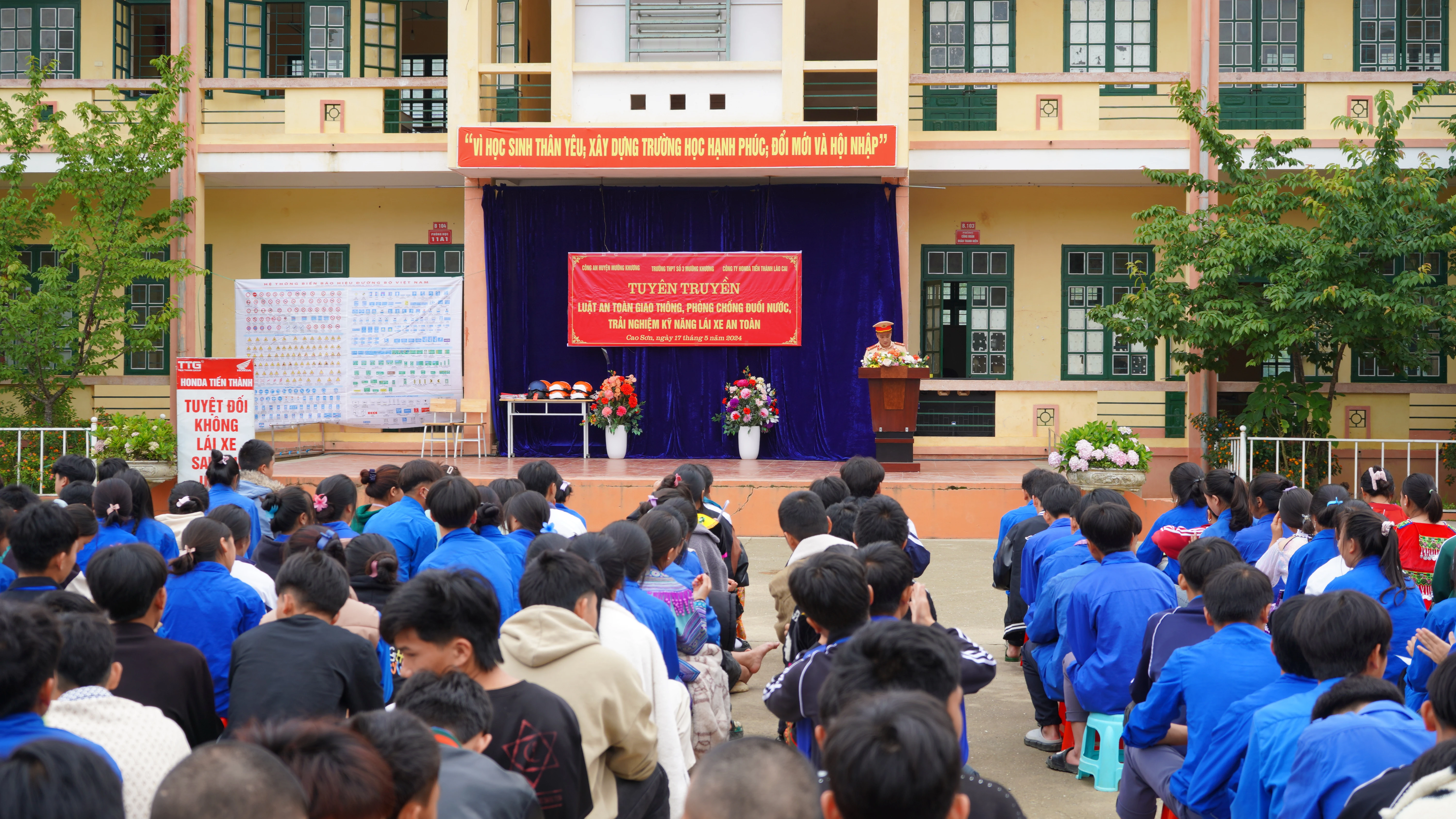 Quang cảnh buổi tuyên truyền.JPG