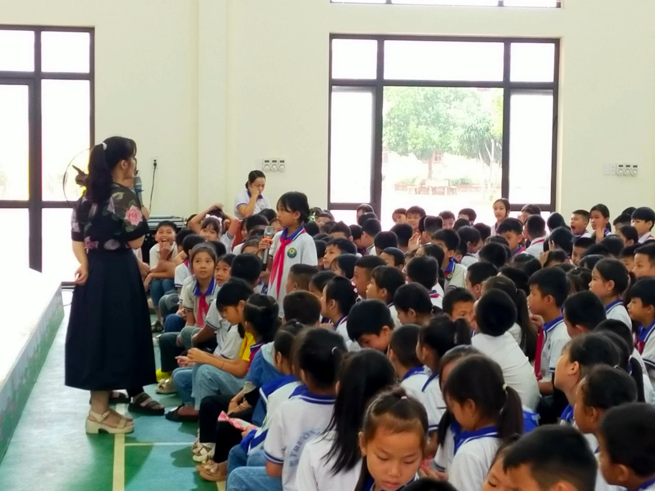 học sinh được giải đáp câu hỏi.jpg