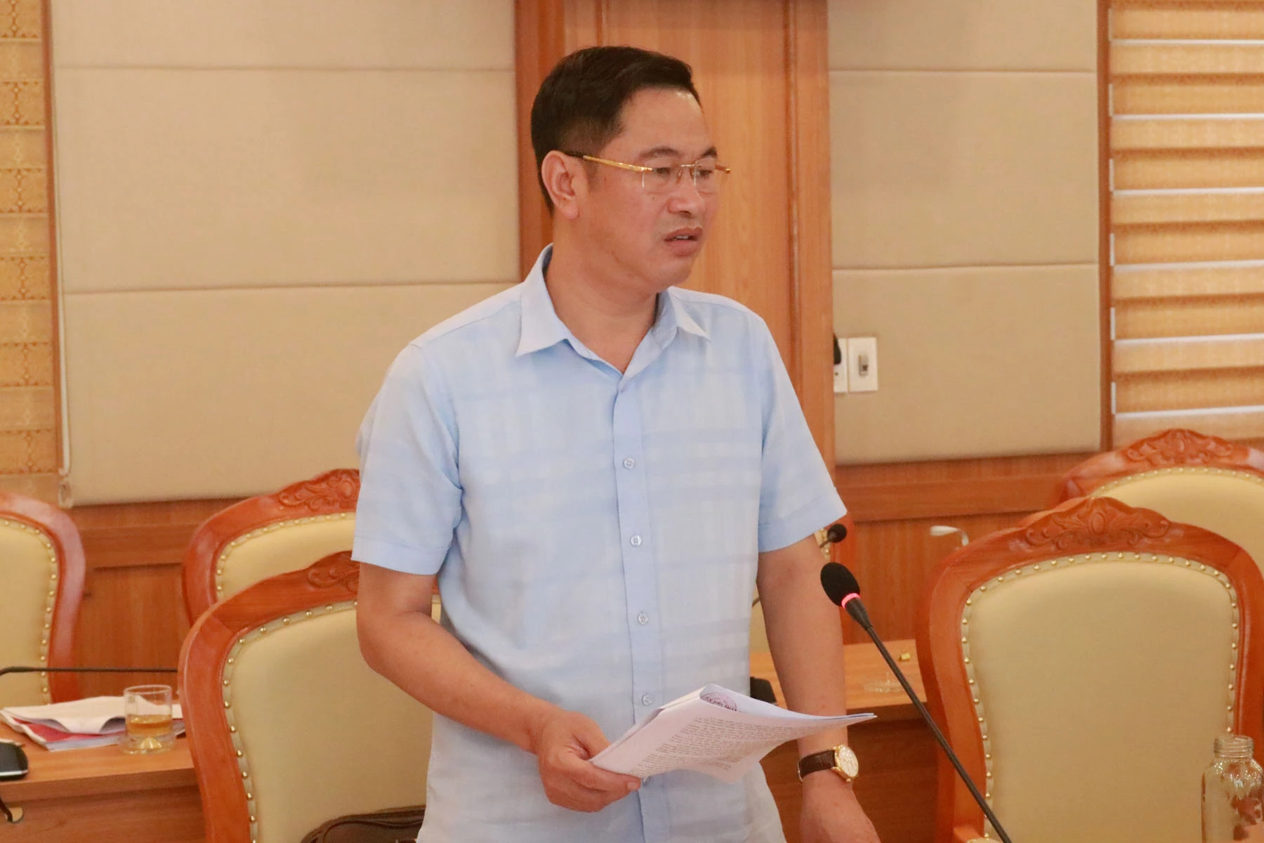 Đại diện lãnh đạo huyện Bát Xát nêu kiến nghị.JPG