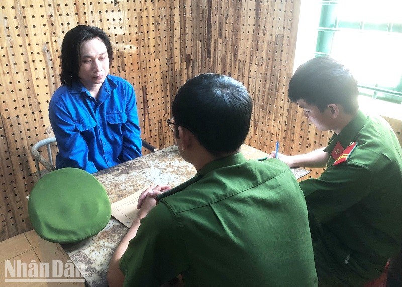 Đối tượng Hoàng Công Trường tại Cơ quan Cảnh sát điều tra Công an thành phố Gia Nghĩa, tỉnh Đắk Nông Đối tượng Hoàng Công Trường tại Cơ quan Cảnh sát điều tra Công an thành phố Gia Nghĩa, tỉnh Đắk Nông