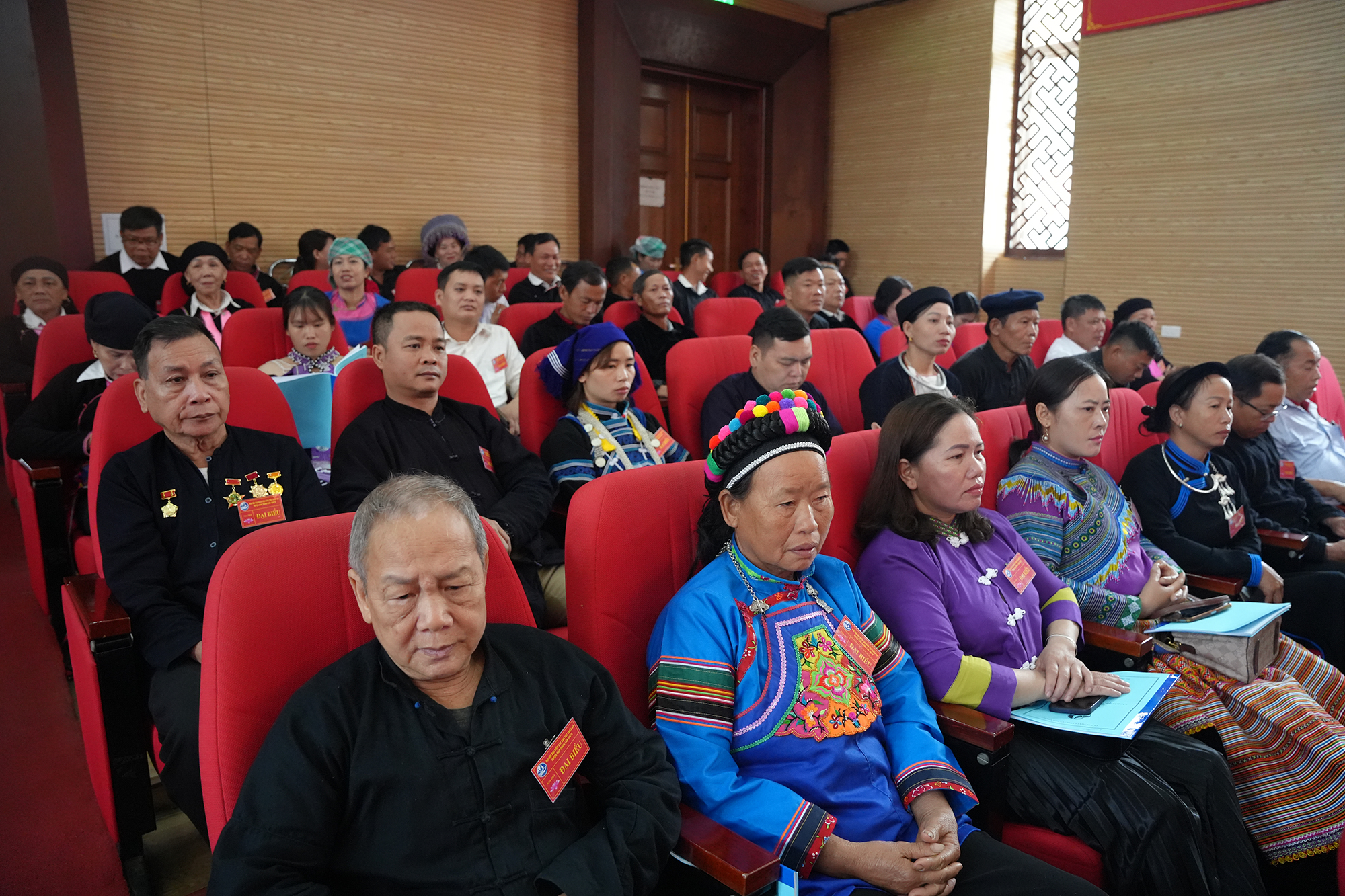 Đại biểu dân tộc thiểu số dự đại hội. 6.jpg