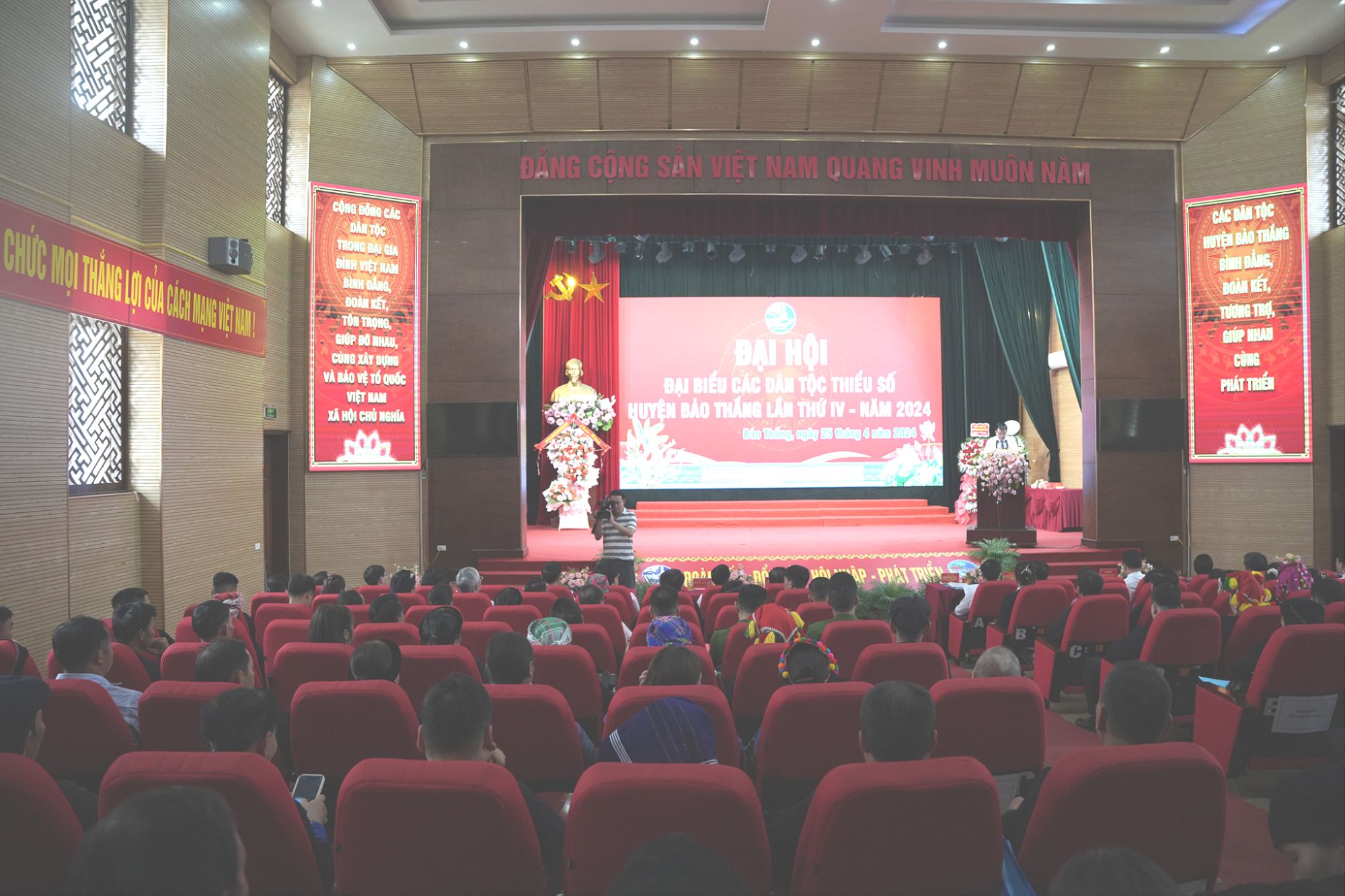Quang cảnh đại hội. 3.jpg