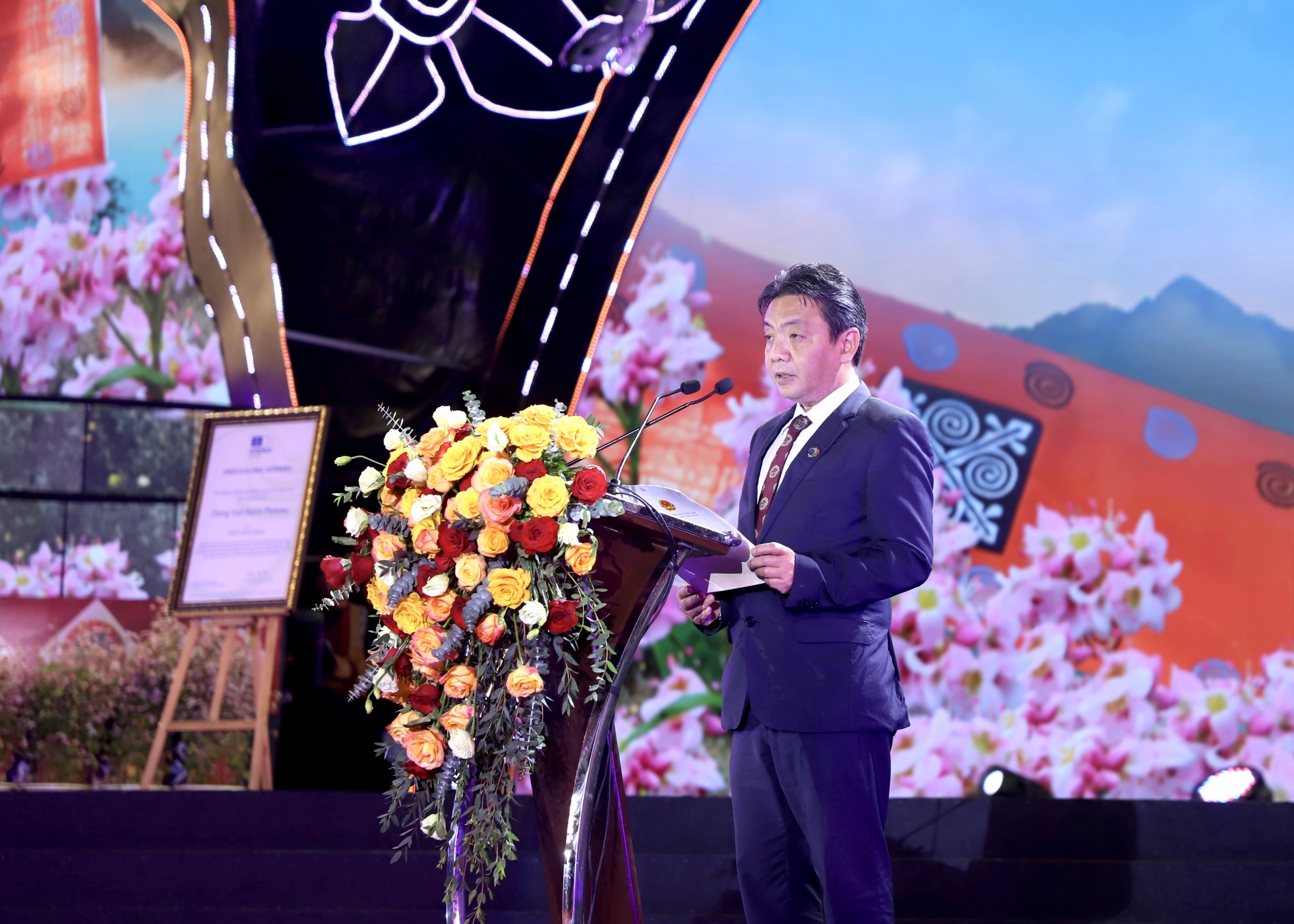 Thứ trưởng Bộ Văn hóa, Thể thao và Du lịch Hoàng Đạo Cương phát biểu tại chương trình. Hà Giang 7.jpeg