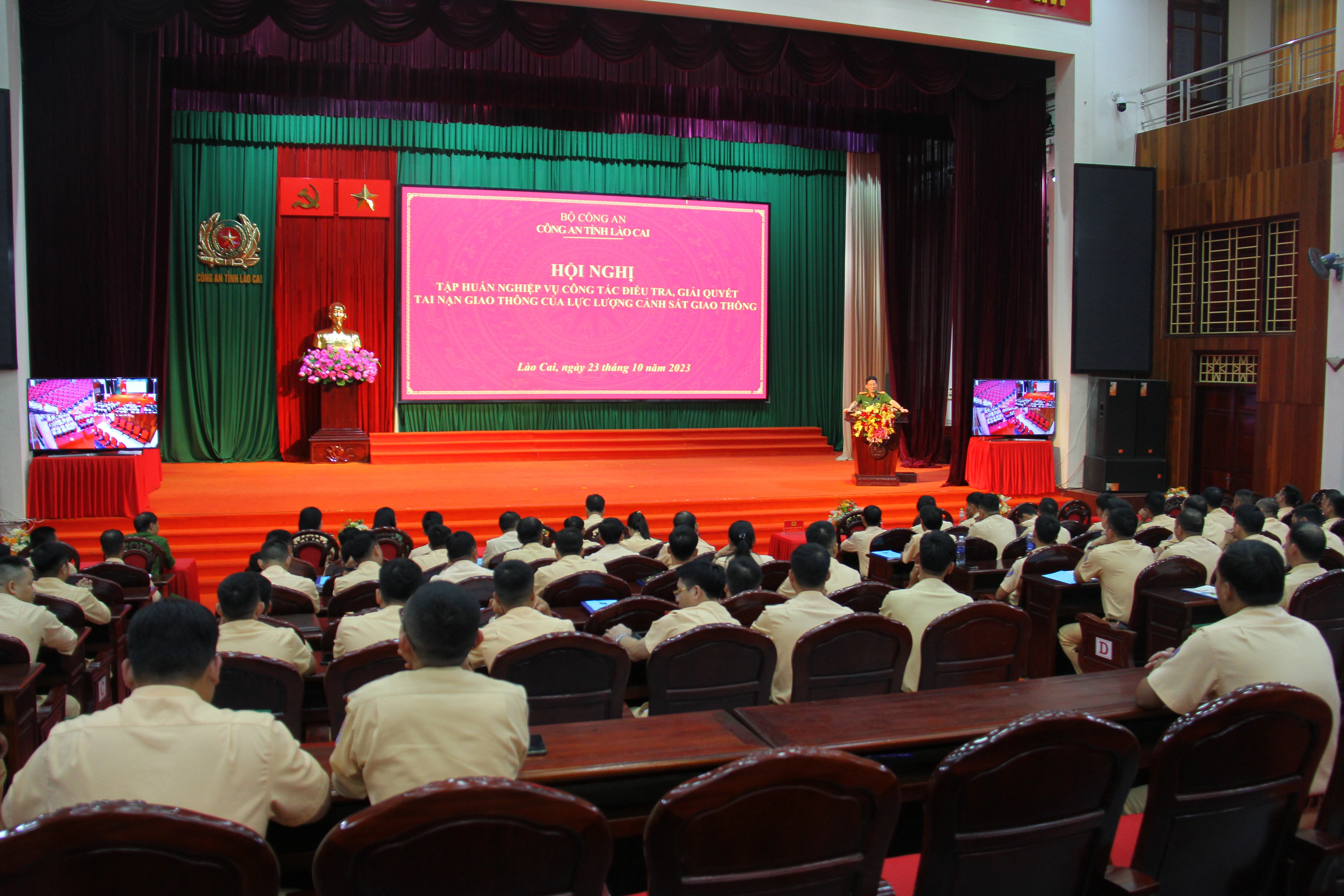 Quang cảnh lớp tập huấn..JPG