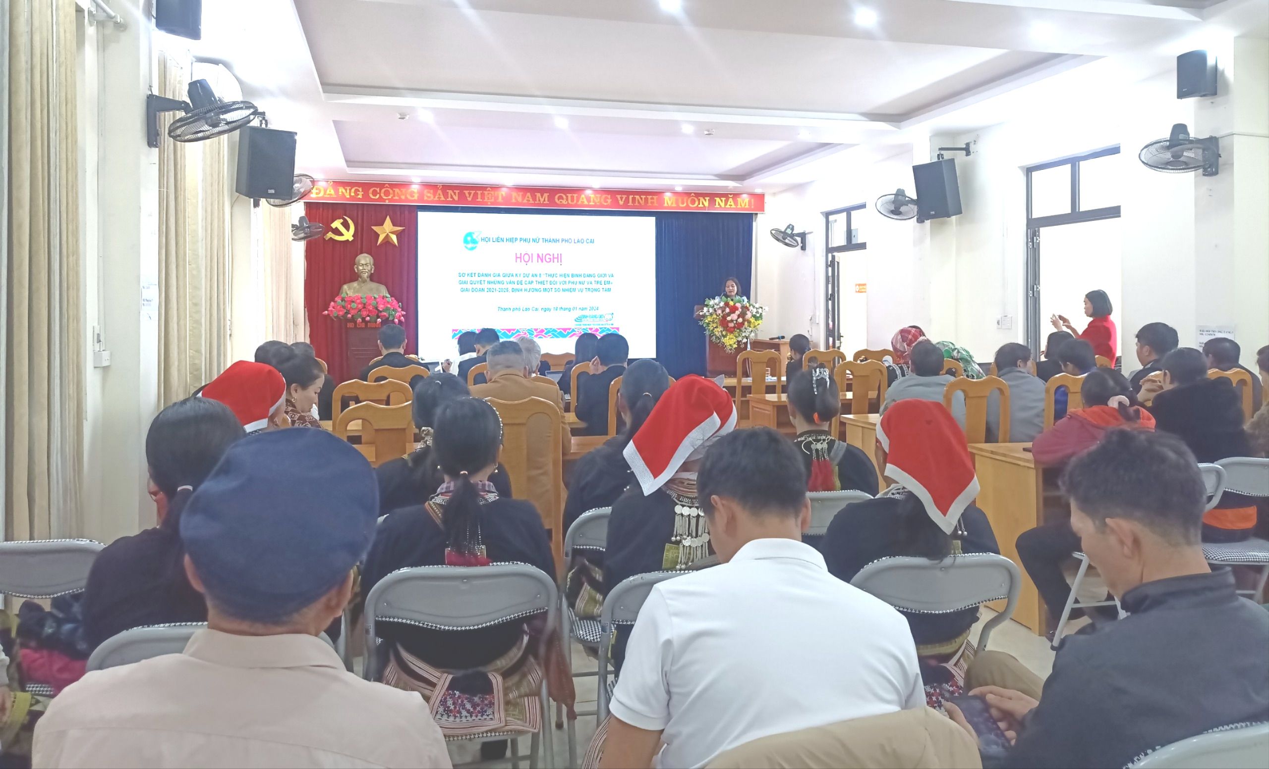Quang cảnh hội nghị. quang-canh-4484-9459.jpg