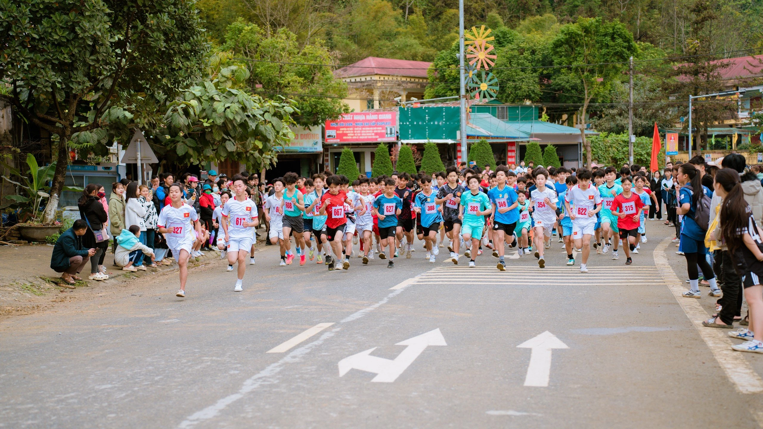 Xuất phát nội dung nam trẻ.