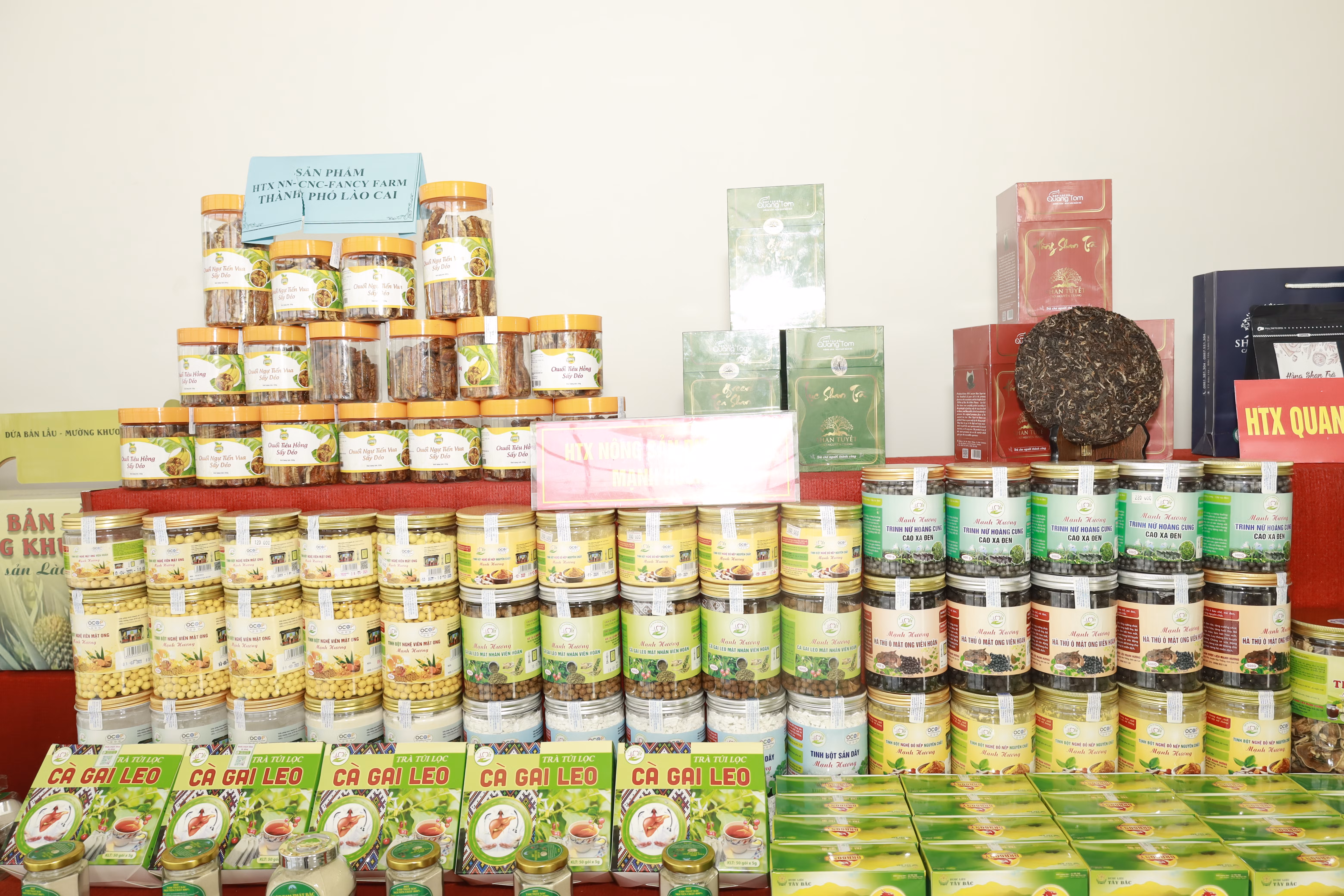 Sản phẩm sản xuất trong tỉnh thường xuyên được các cấp, ngành quảng bá (1).JPG