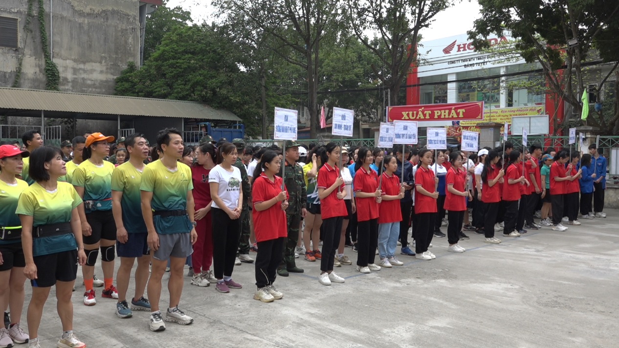 Các lực lượng tham gia “Ngày chạy Olympic vì sức khỏe toàn dân”. Cán bộ công chức, viên chức, lực lượng vũ trang, học sinh, đoàn viên thanh thiên tham gia ngày chạy Olympic.jpg