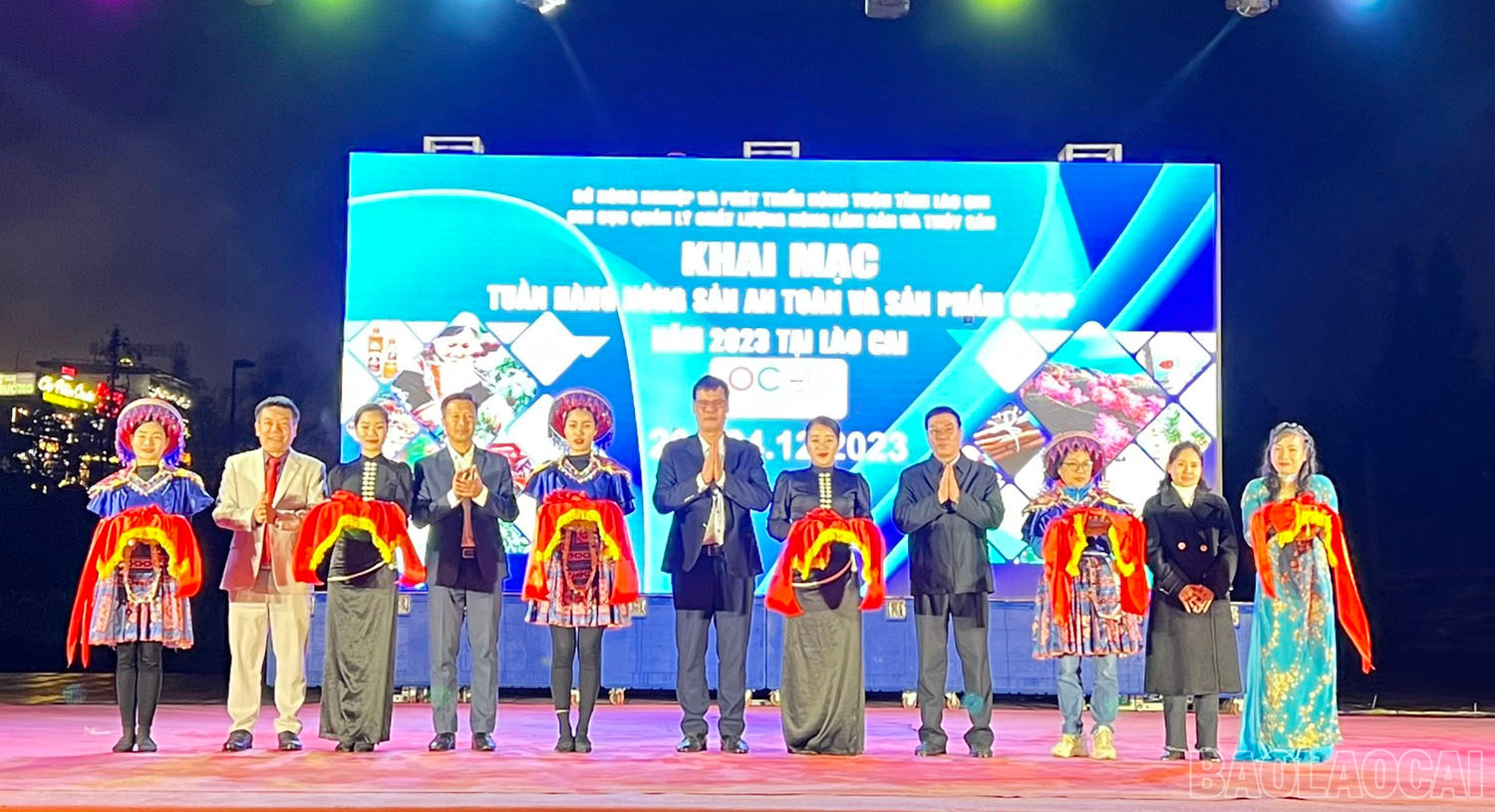 Khai mạc tuần hàng nông sản an toàn và sản phẩm OCOP tại thị xã Sa Pa năm 2023. baolaocai_3.jpg