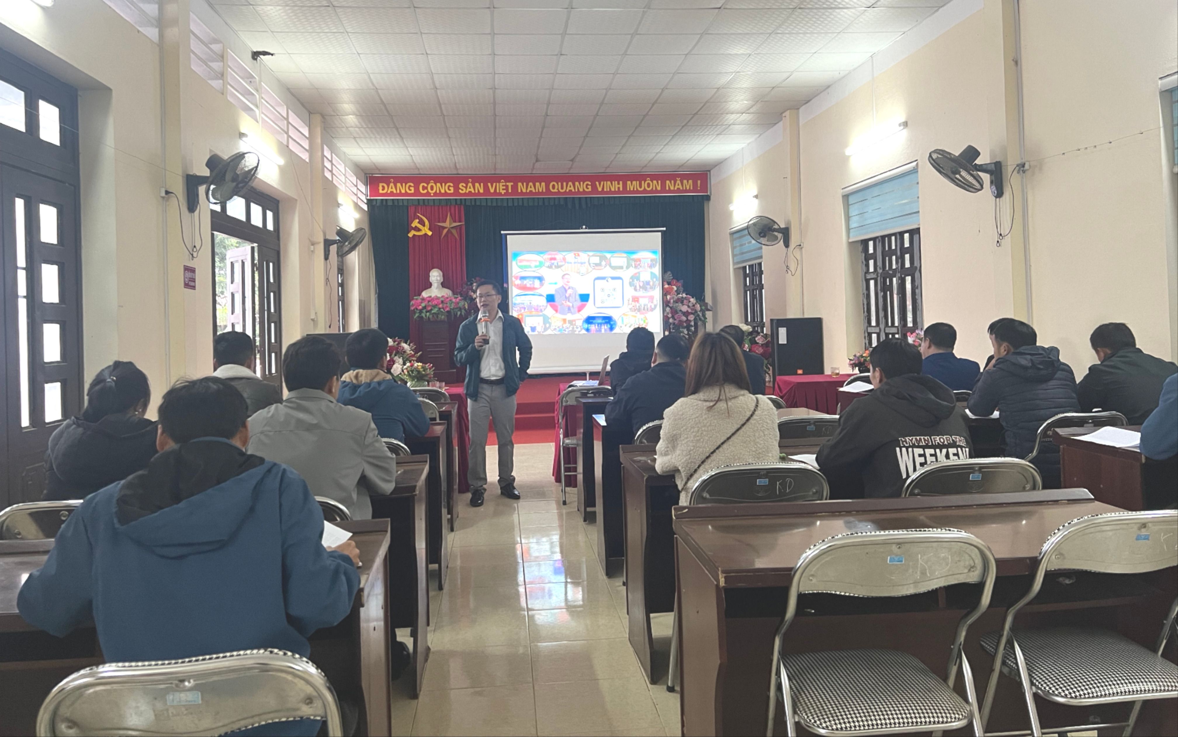 Các đoàn viên, thanh niên được truyền đạt 6 chuyên đề về khởi nghiệp. IMG_4936.jpg
