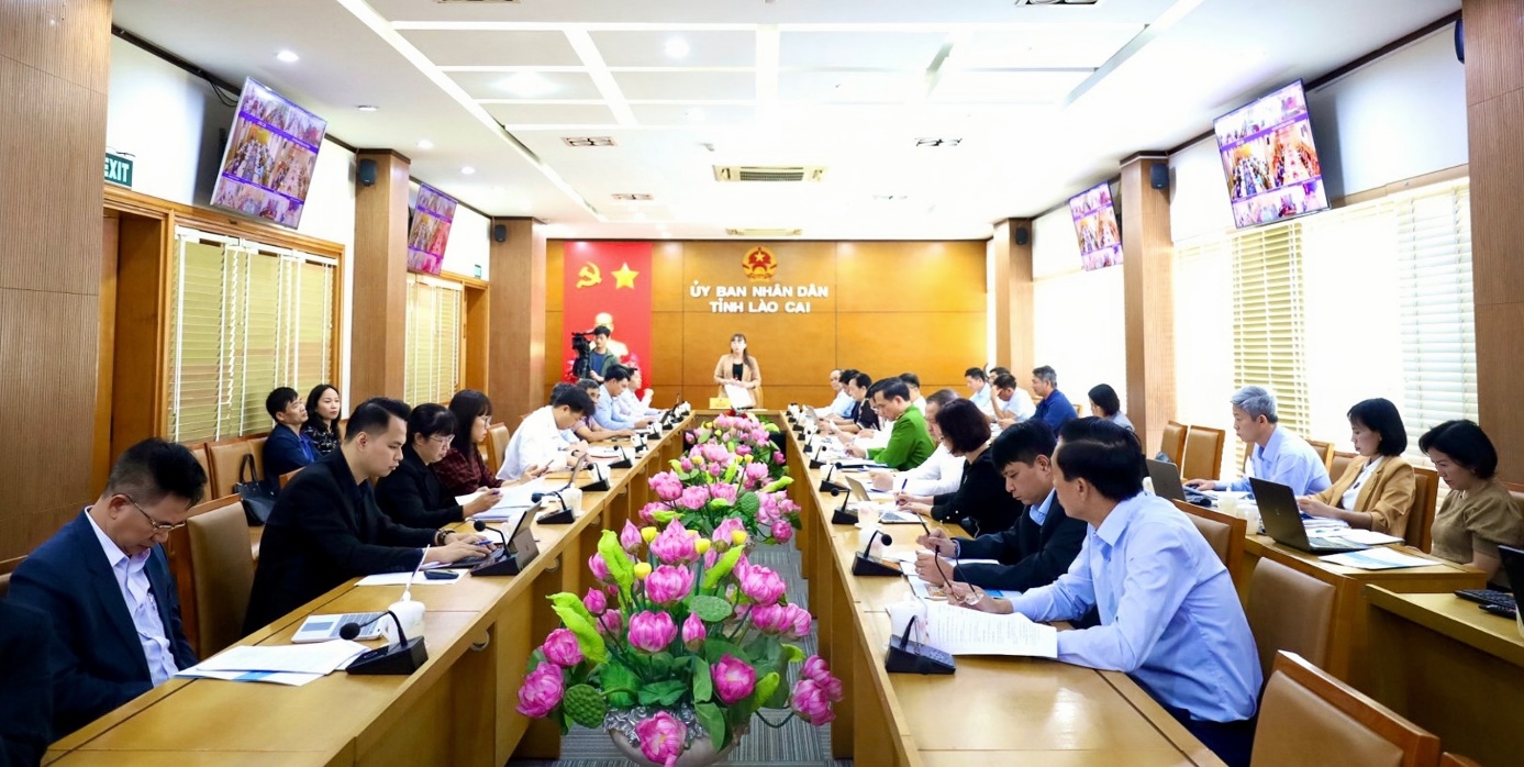 Ban Chỉ đạo thực hiện chính sách BHXH, BHYT tổ chức họp trực tuyến trong năm 2023. bảo hiểm 1.jpg