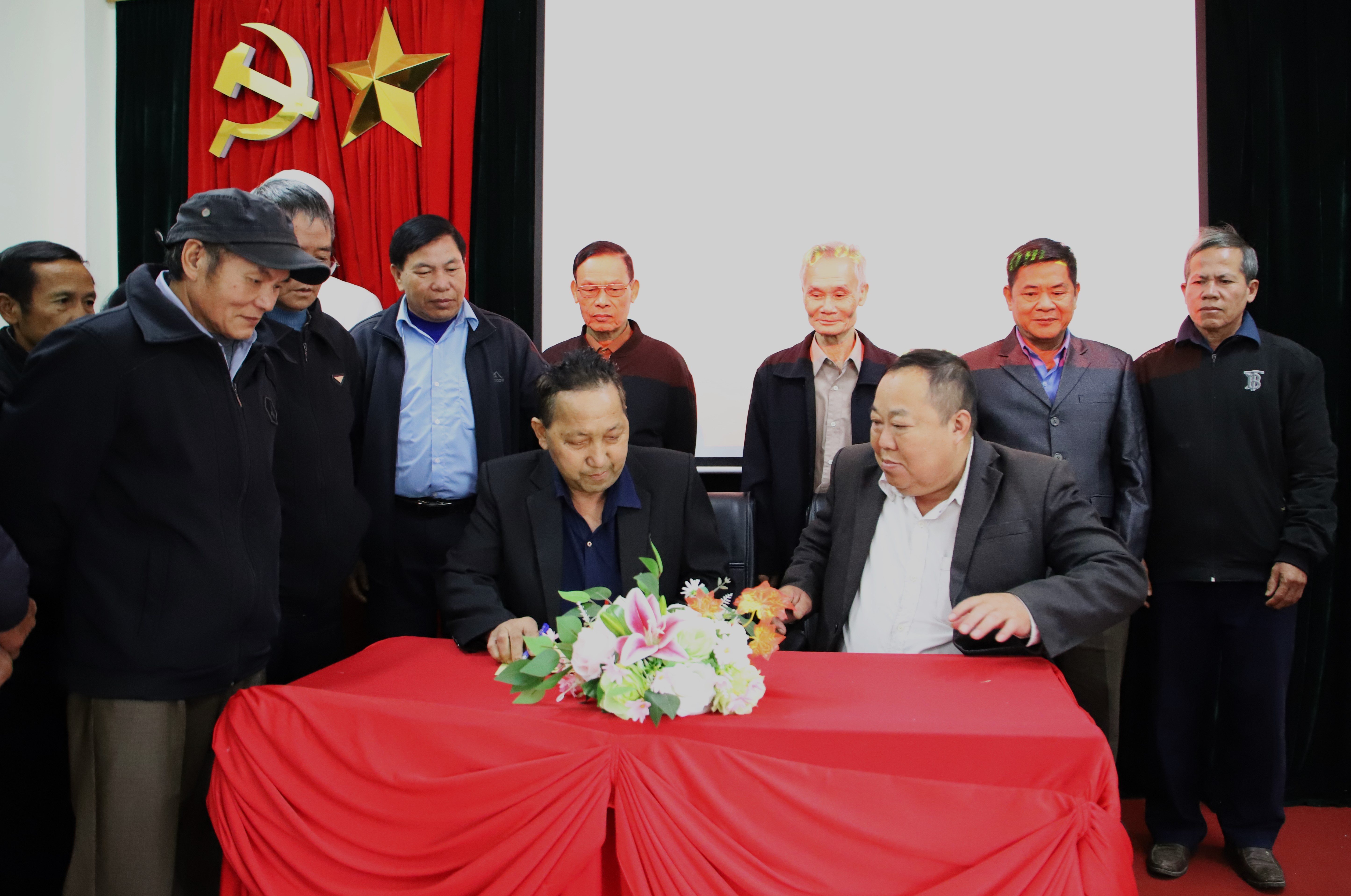 Ký cam kết thi đua năm 2024. IMG_4178.JPG