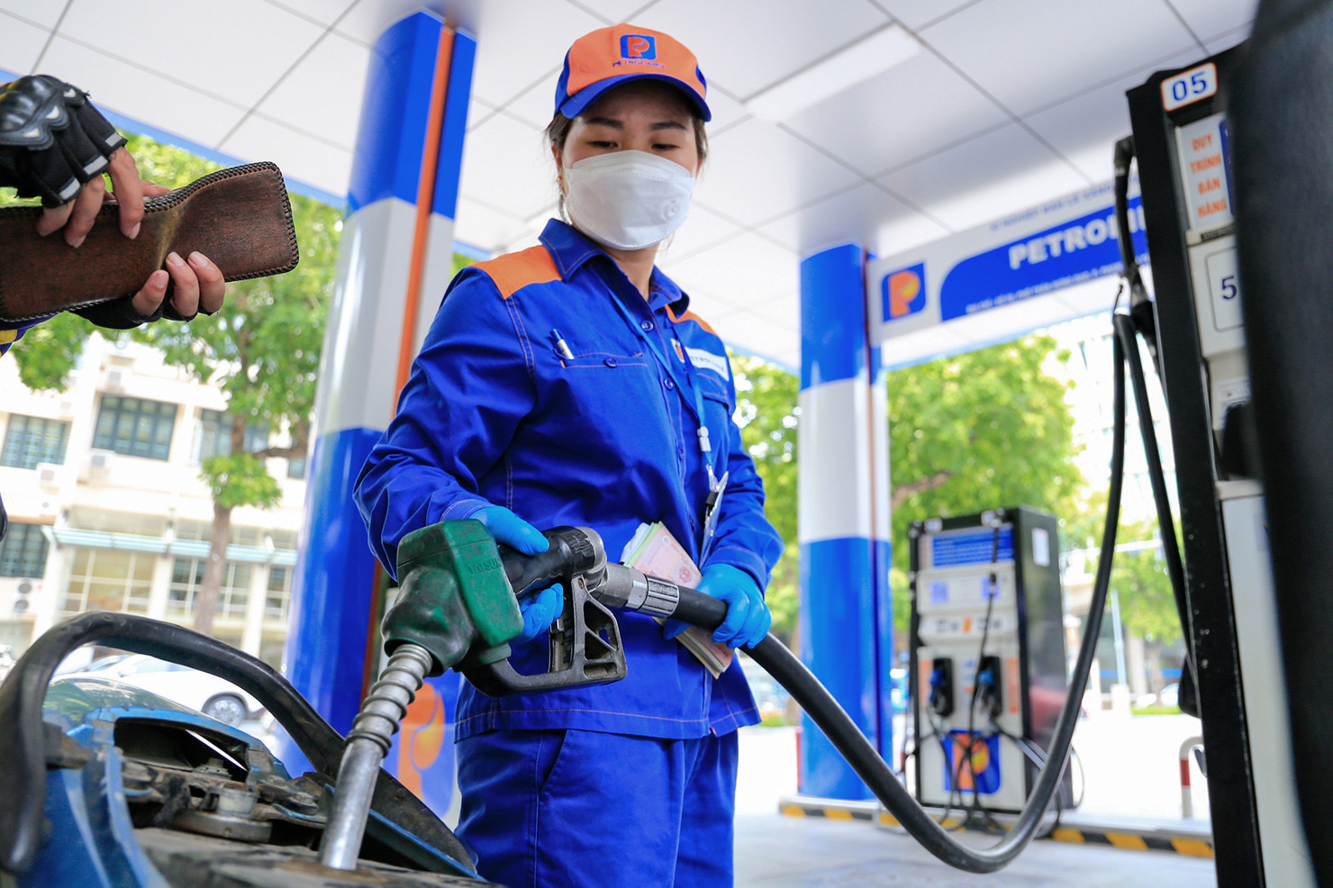 100% cửa hàng xăng dầu trên địa bàn tỉnh Lào Cai thực hiện xuất hóa đơn điện tử từng lần bán hàng. Xangdau.png