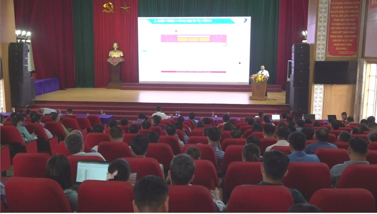 Quang cảnh buổi tập huấn.jpg