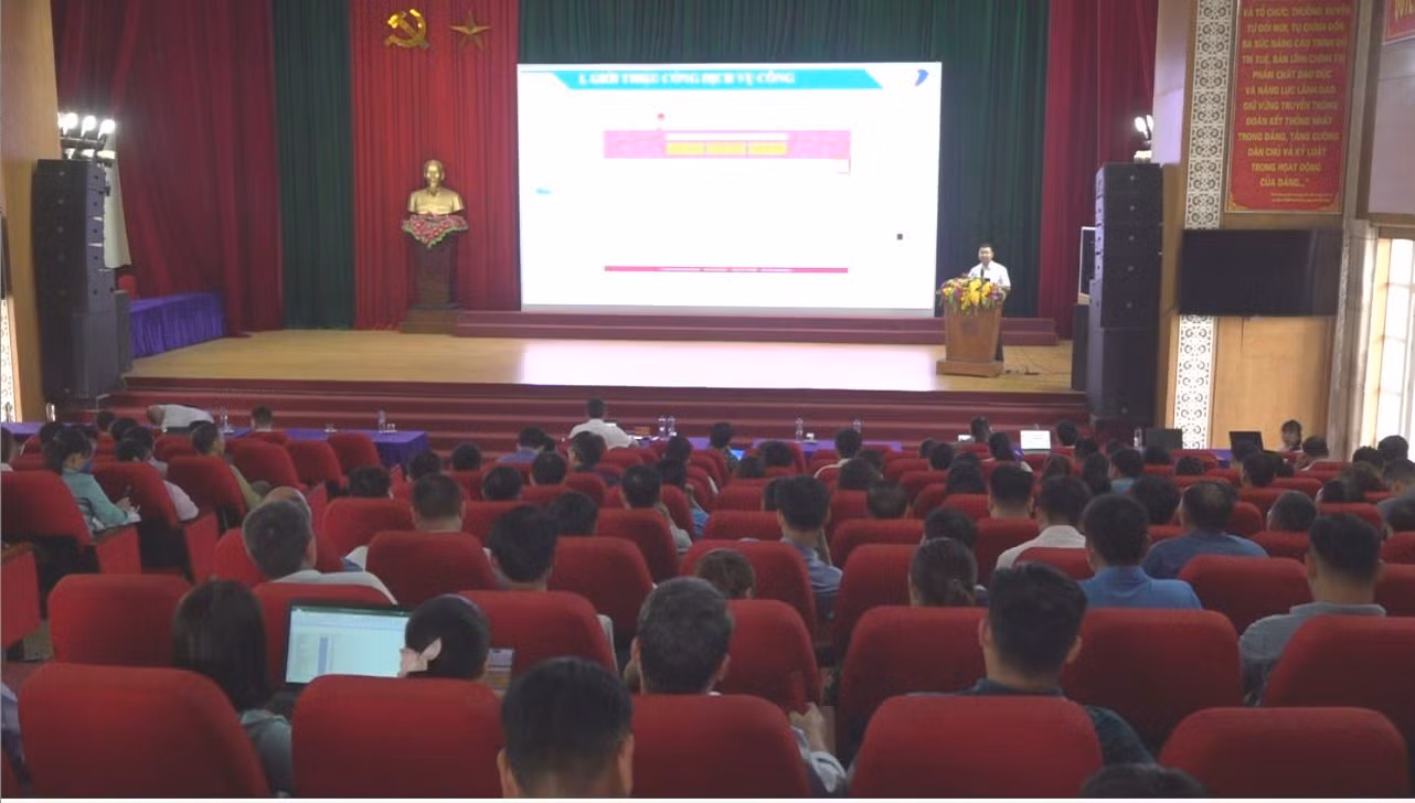 Quang cảnh buổi tập huấn.jpg