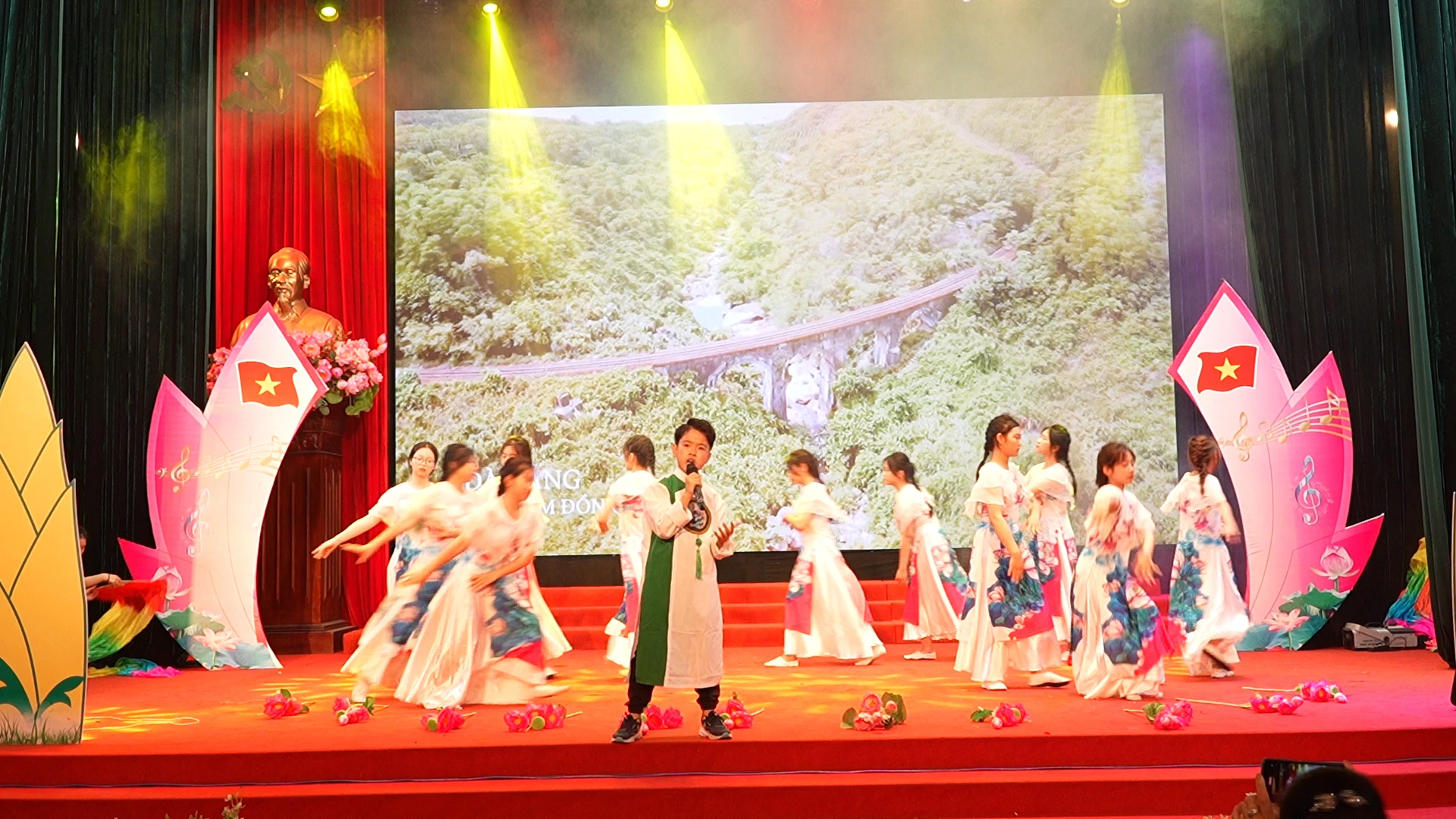 Sequence 01.Still010.jpg