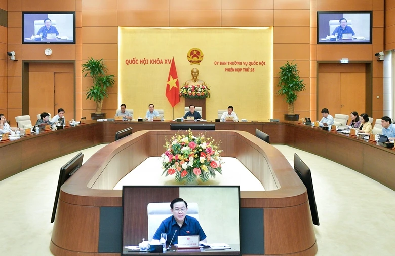 Ủy ban Thường vụ Quốc hội cho ý kiến về dự án luật Đất đai (sửa đổi)