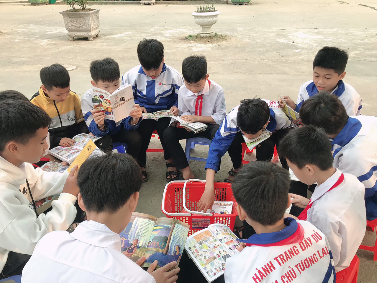 Đọc sách 3.jpg