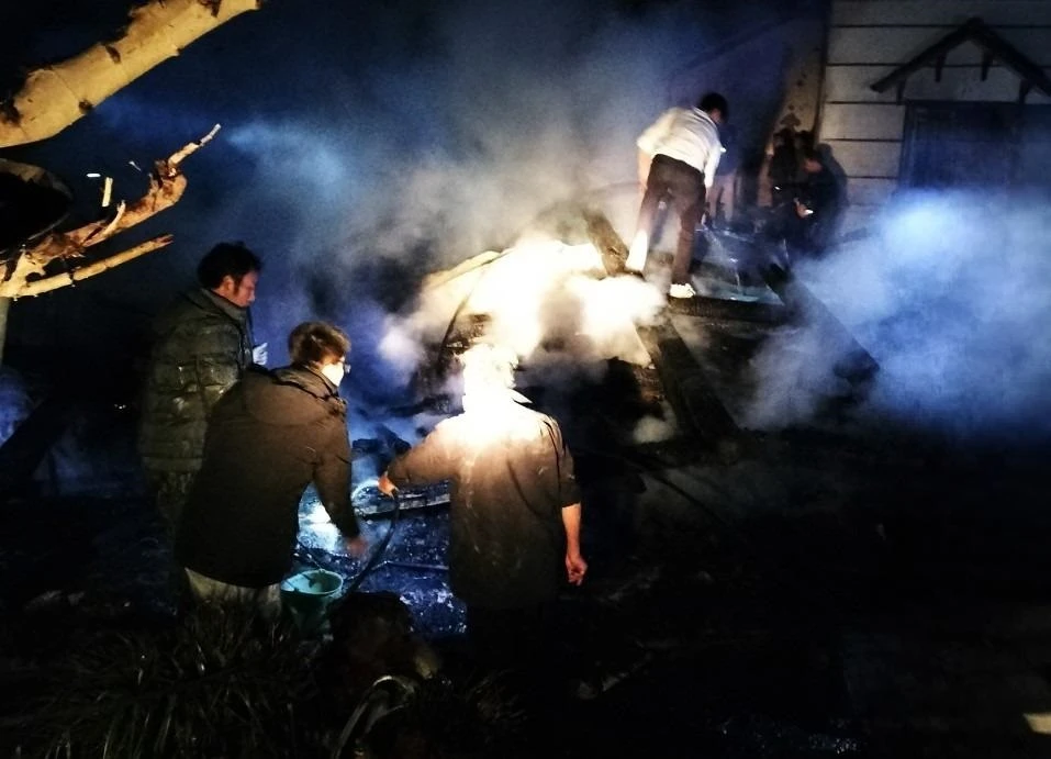 Các lực lượng tham gia dập tắt đám cháy.jpg