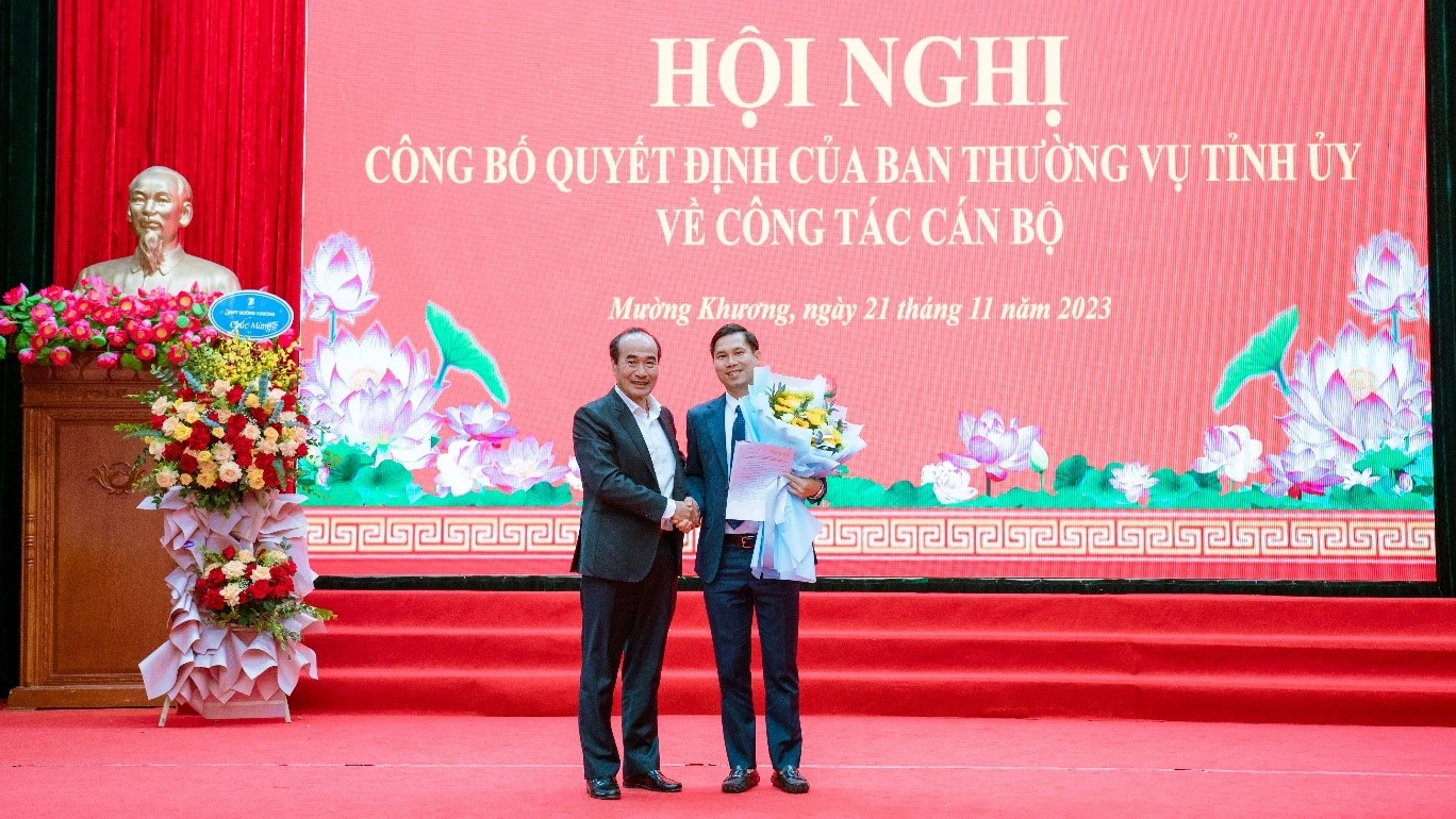 cán bộ 3.jpg