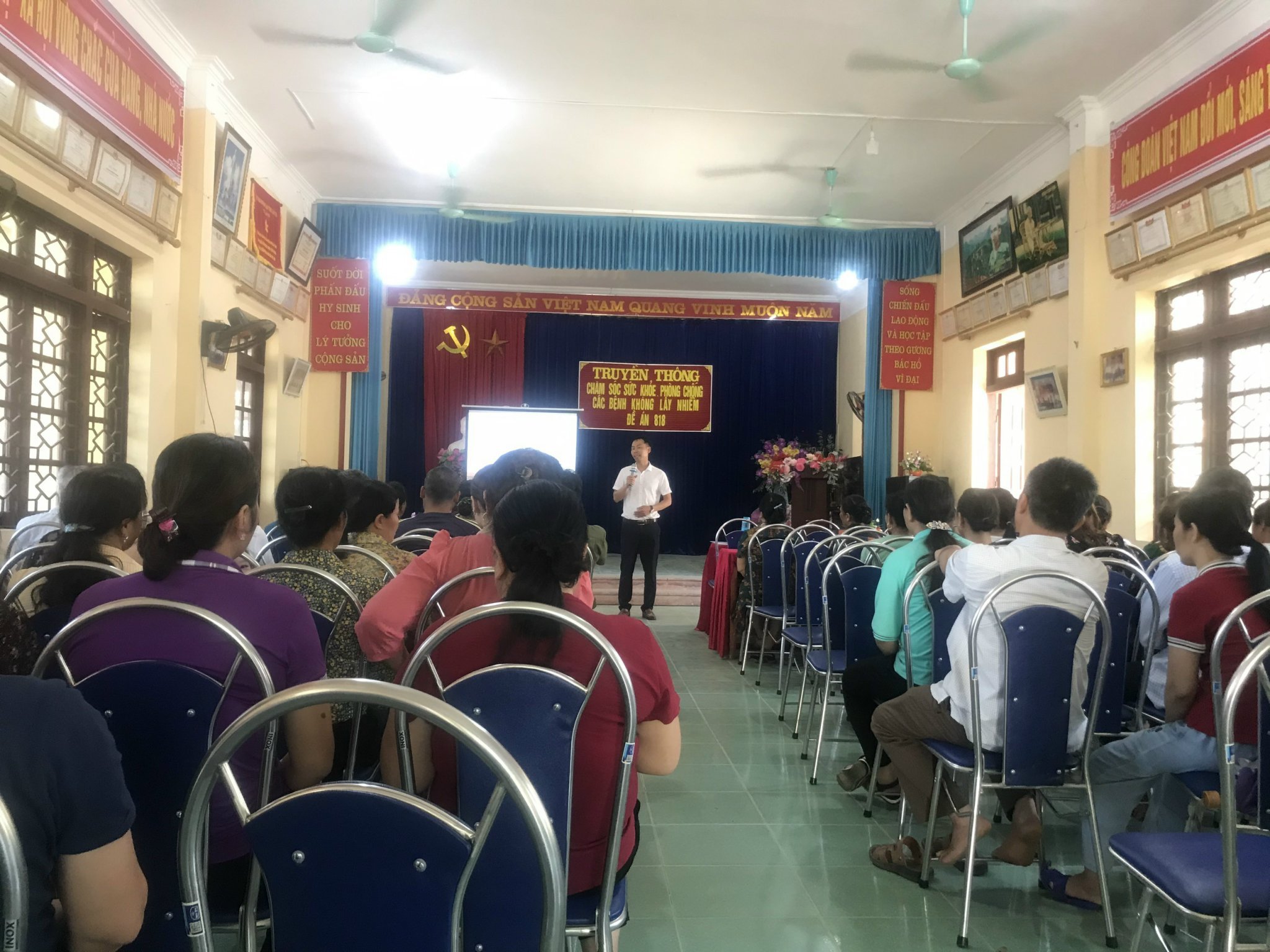 Truyền thông phòng bệnh lây nhiễm trong cộng đồng. z5640136028505_0dc08819b4adcd73b256a128229f4e52.jpg