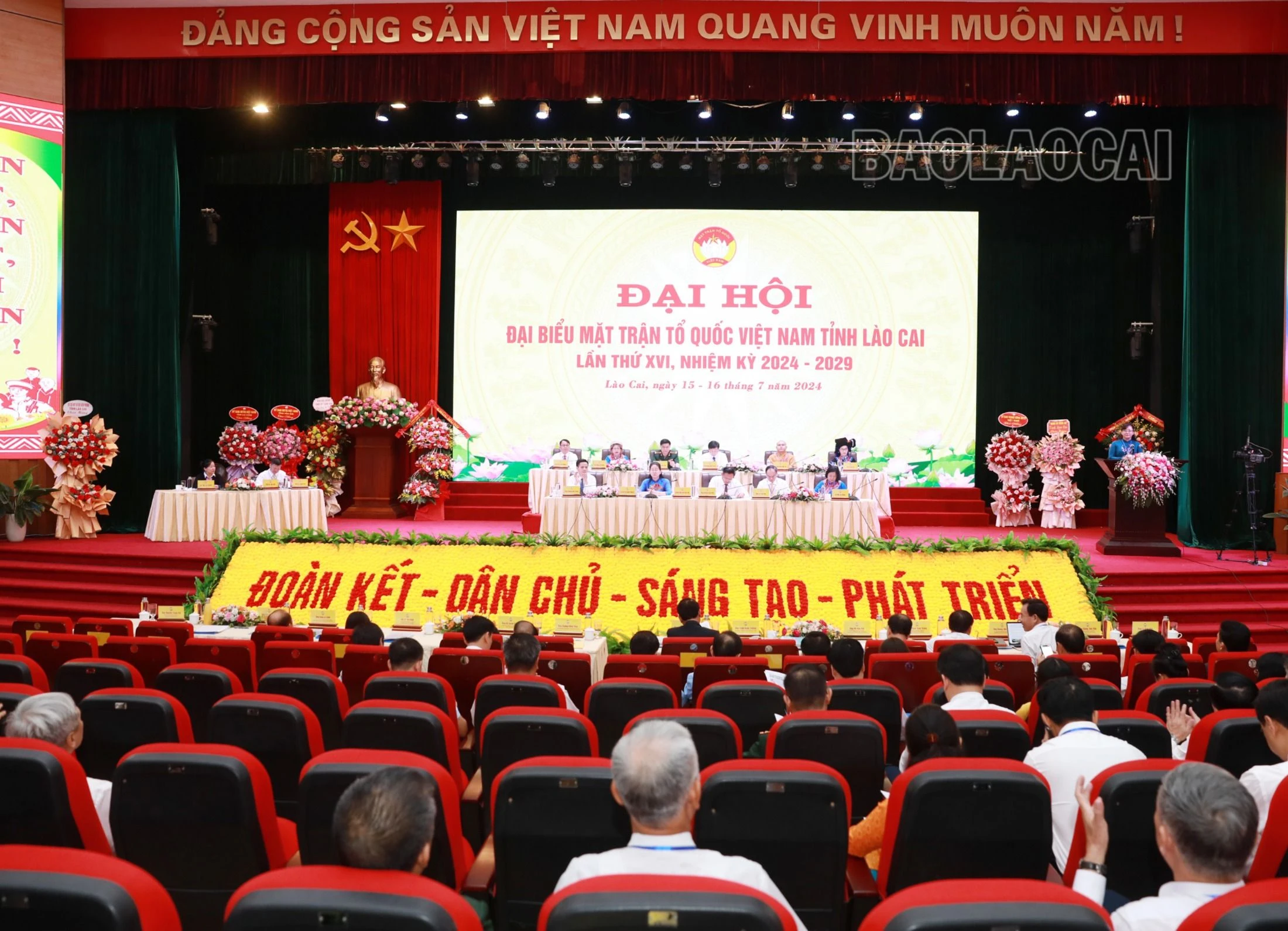 ảnh đại hội thay.jpg