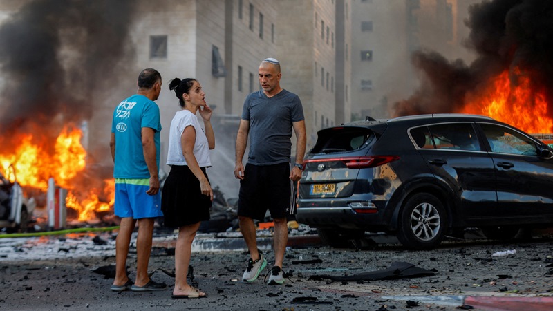 Một khu vực ở Ashkelon, Israel hứng chịu thiệt hại sau đợt phóng tên lửa từ Dải Gaza, ngày 7/10/2023. (Ảnh: Reuters) gaza.jpg
