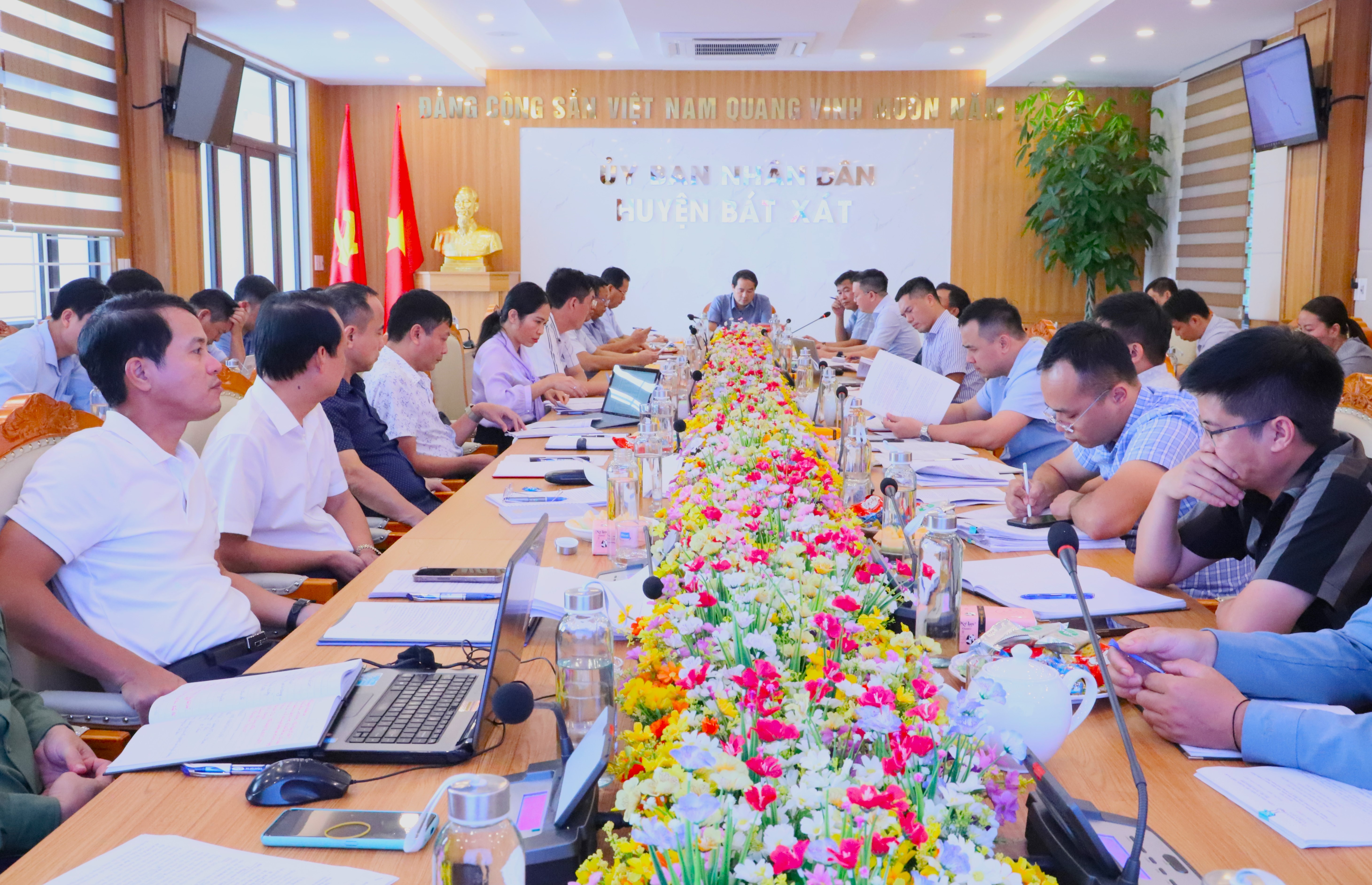 Quang cảnh buổi làm việc. IMG_3700.JPG