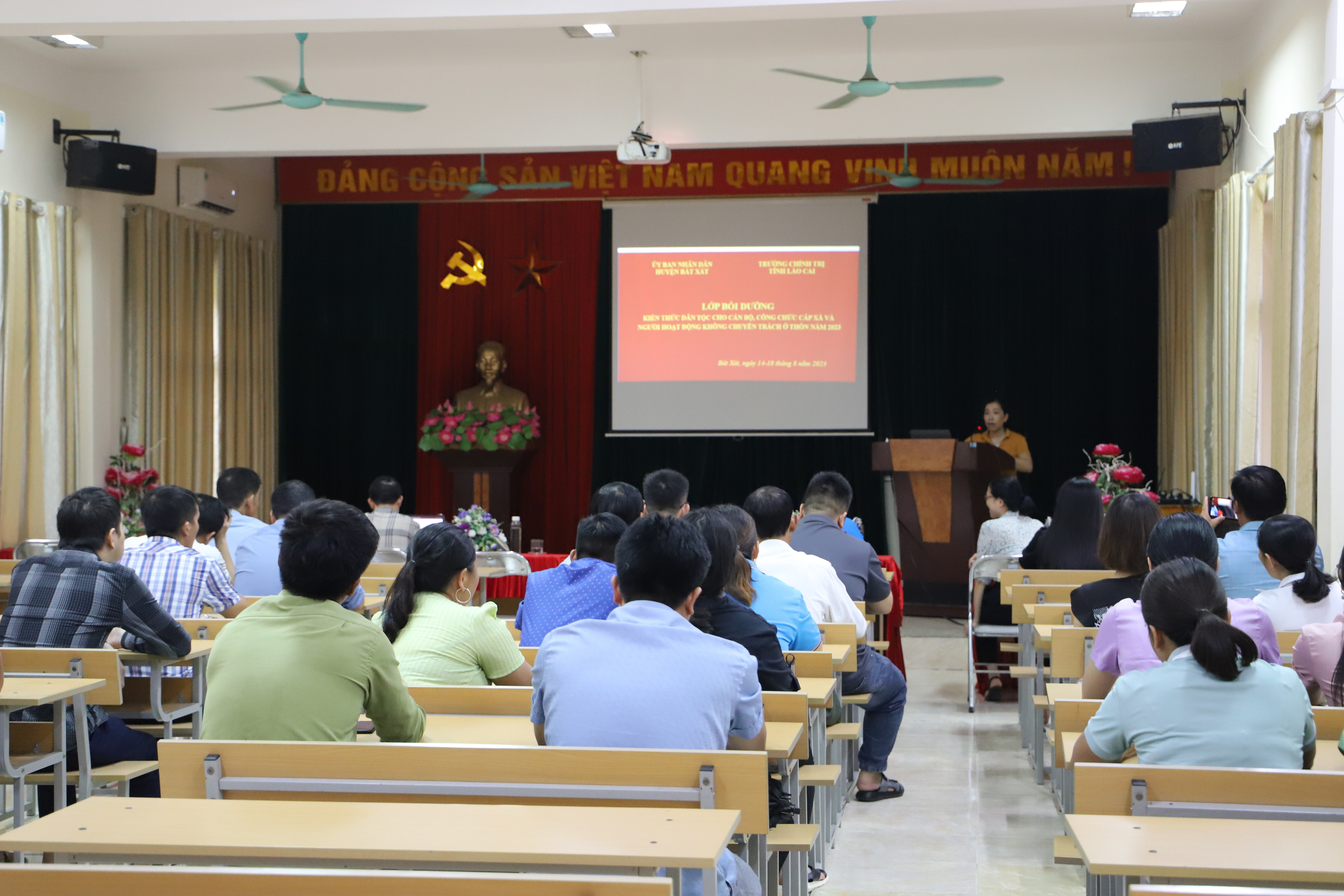 Quang cảnh lớp bồi dưỡng. IMG_5160.JPG