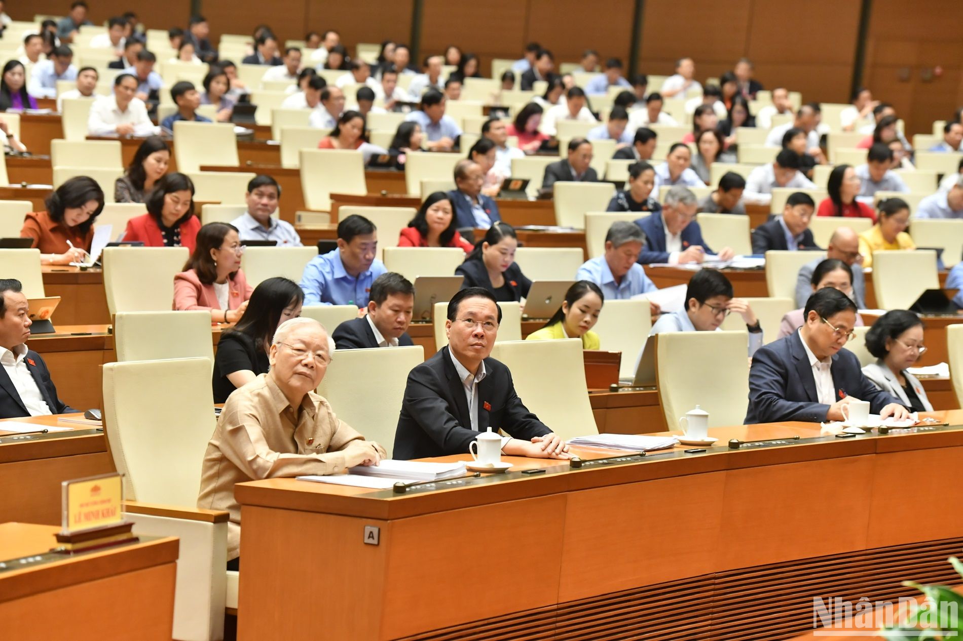 Các đồng chí lãnh đạo Đảng, Nhà nước và các đại biểu Quốc hội tham dự phiên chất vấn ngày 7/11. tong-bi-thu-6463.jpg.jpg