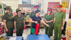 Hướng dẫn sử dụng bình chữa cháy tại cơ sở kinh doanh.