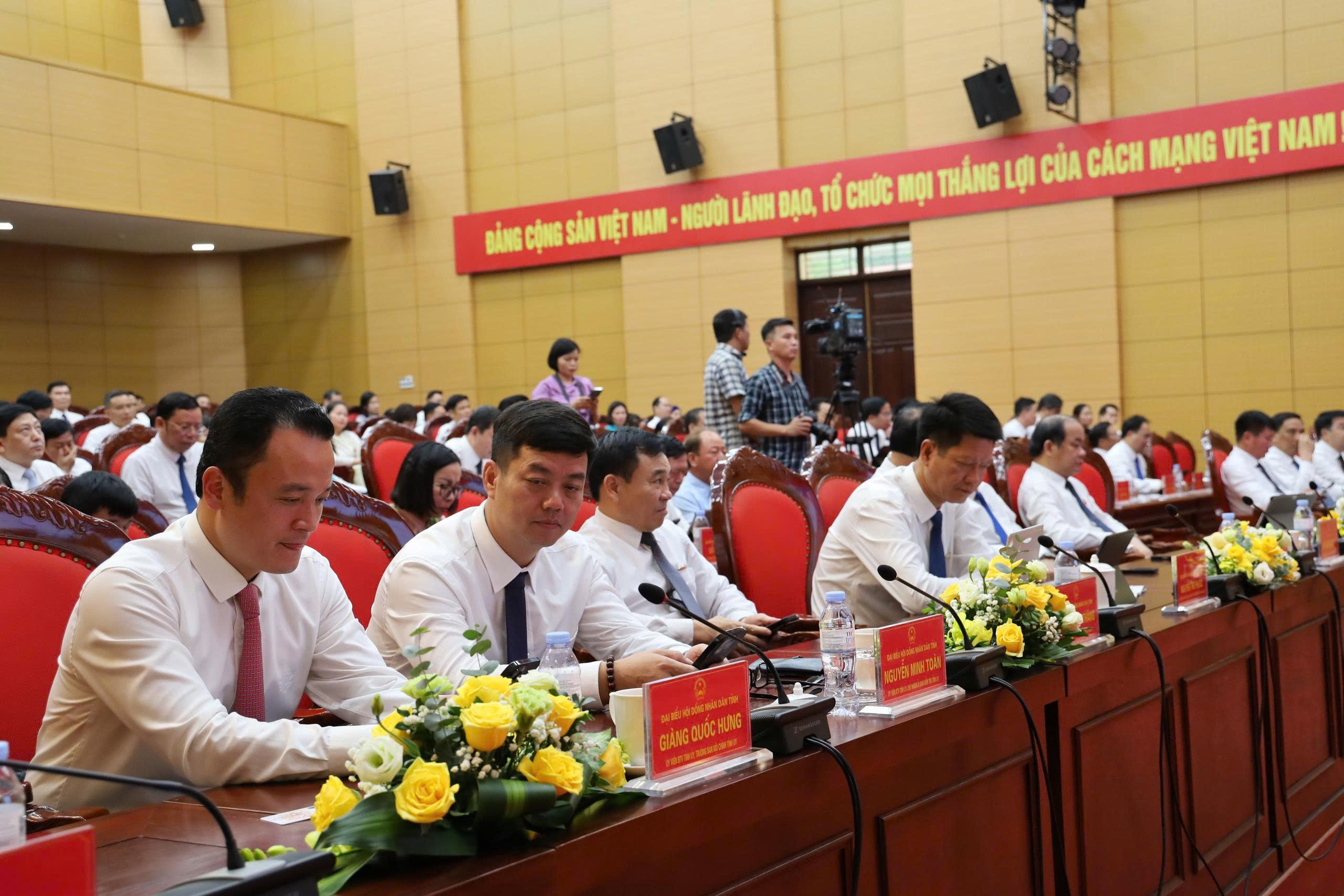 Các đại biểu dự kỳ họp. f9f6436624fb93a5caea.jpg