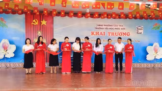 Khai trương “Thư viện do Room to Read hỗ trợ – Ngày đọc sách gia đình” tại Trường Tiểu học Phúc Sơn