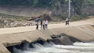 Lãnh đạo phường Trung Tâm đã kiểm tra thực tế Đập tràn Liên hiệp Ta Tiu