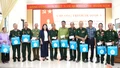 HĐND tỉnh tặng quà người có công trên địa bàn phường Văn Phú 