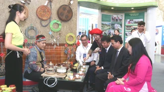 Hương trà cổ thụ giữa lòng Thủ đô