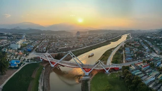 Từ đường mòn lịch sử đến cao tốc vươn xa