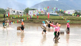 Sôi động Lễ hội mùa đông và Hội thi Ẩm thực bếp Mường 2025 tại Cầu Thia