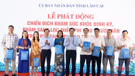 Bí thư Tỉnh uỷ Dương Quốc Huy tham dự Lễ phát động chiến dịch khám sức khỏe định kỳ, khám sàng lọc miễn phí cho người dân