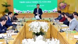 Đồng chí Ngô Hạnh Phúc - Ủy viên Ban Thường vụ Tỉnh ủy, Phó Chủ tịch UBND tỉnh, Trưởng Ban đại diện Hội đồng quản trị Ngân hàng Chính sách Xã hội tỉnh phát biểu kết luận phiên họp.