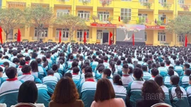 Hơn 1.700 học sinh tham gia ngoại khóa kỷ niệm 81 năm ngày thành lập Quân đội nhân dân Việt Nam