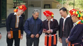 Tiếp cận thông tin - giảm nghèo bền vững