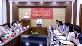 Đồng chí Trịnh Việt Hùng - Bí thư Tỉnh ủy, Chủ tịch HĐND tỉnh chủ trì phiên họp thống nhất dự thảo nội dung, chương trình Kỳ họp thường lệ cuối năm 2025 của HĐND tỉnh