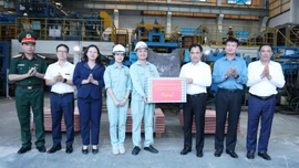 Bí thư Tỉnh ủy Trịnh Việt Hùng kiểm tra tình hình triển khai một số dự án lớn trên địa bàn phường Lào Cai và xã Bát Xát