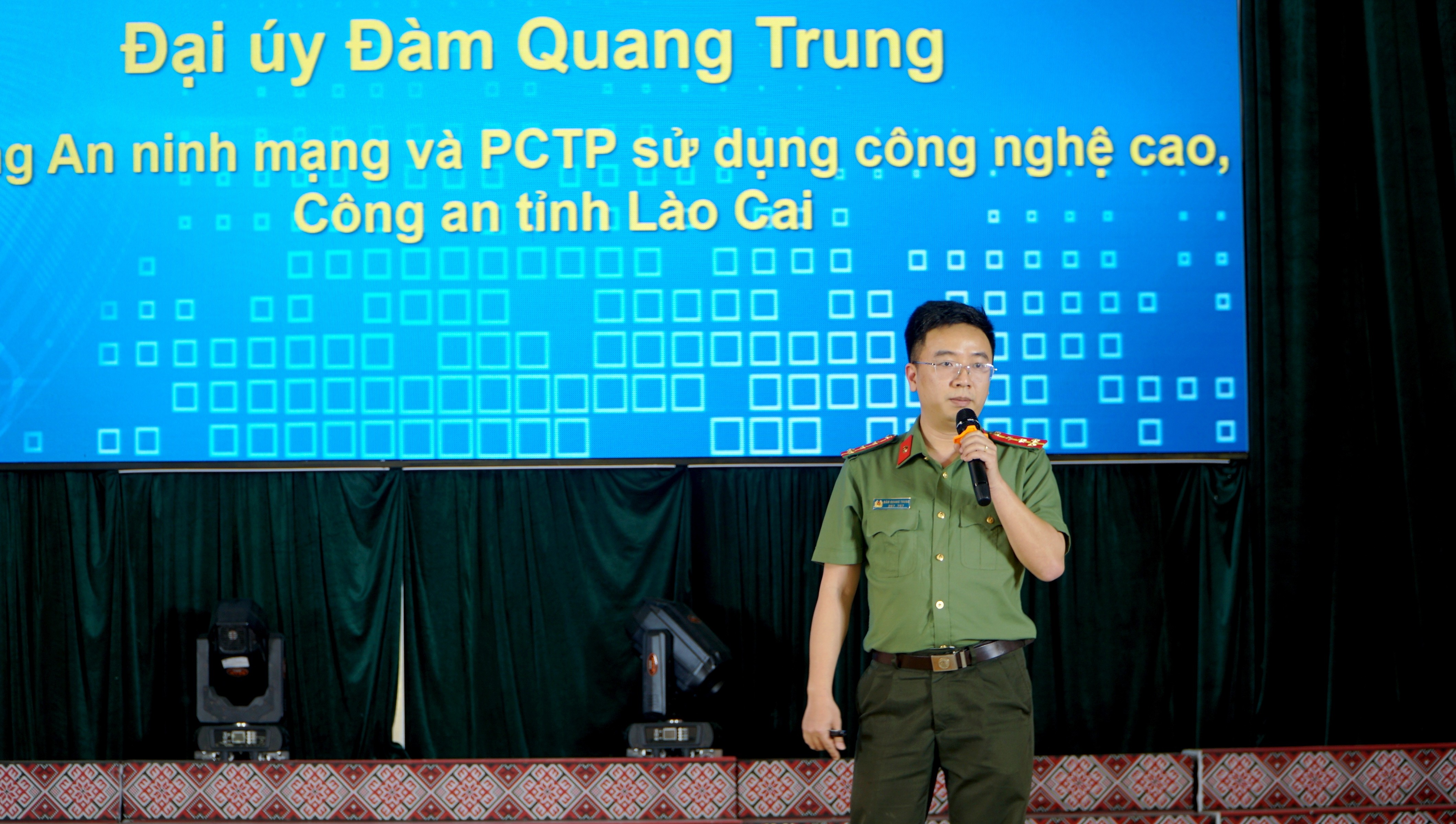 Các báo cáo viên truyền đạt các chuyên đề.. img-20250320-152224.jpg