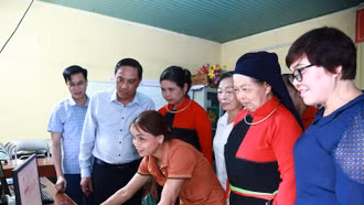 Phó Bí thư Thường trực Tỉnh ủy Hoàng Giang làm việc tại xã Yên Bình