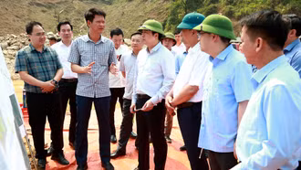 Thường trực Tỉnh ủy kiểm tra tiến độ một số công trình trọng điểm, trường học trên địa bàn xã Mù Cang Chải