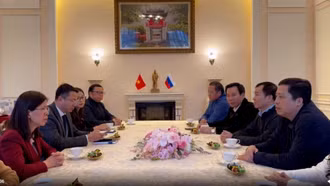 Bí thư Tỉnh ủy Dương Quốc Huy thăm và làm việc với Đại sứ quán Việt Nam tại Liên bang Nga