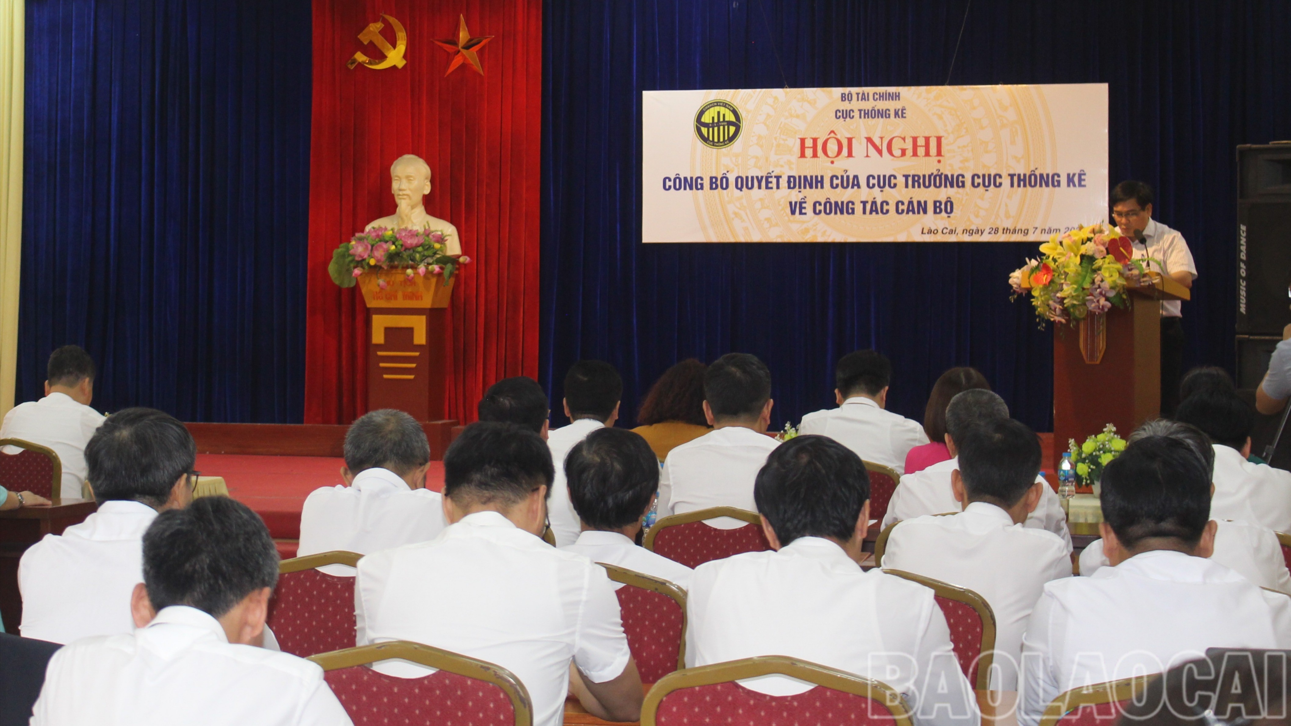 Quang cảnh Hội nghị công bố quyết định của Cục trưởng Cục Thống kê về công tác cán bộ Thống kê tỉnh Lào Cai. img-1048-5180.jpg