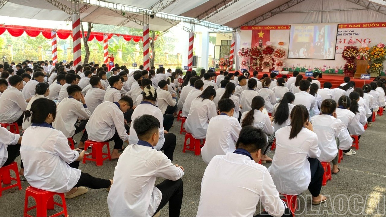 Học viên Trung tâm GDTX tỉnh theo dõi Lễ khai giảng năm học 2025 - 2026 trực tuyến. Học viên Trung tâm GDTX tỉnh theo dõi Lễ khai giảng năm học 2025 - 2026 trực tuyến.